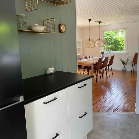 Prázdninový dům Summer House Near The Sea And Good Experiences