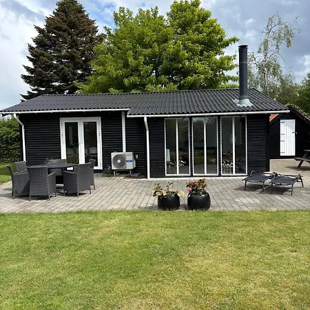 Mooi Zomerhuis Vlakbij Zee En Goede Ervaringen Børkop