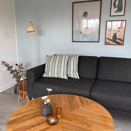 Mooi Zomerhuis Vlakbij Zee En Goede Ervaringen *